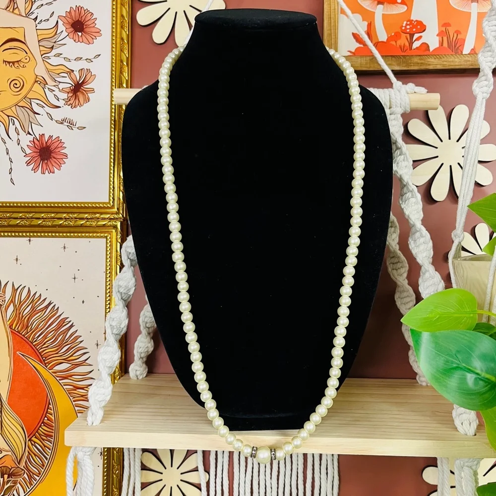 Vintage Faux Pearl‎ Necklace Cream Colored Acrylic Beads Crystal Accent Retro